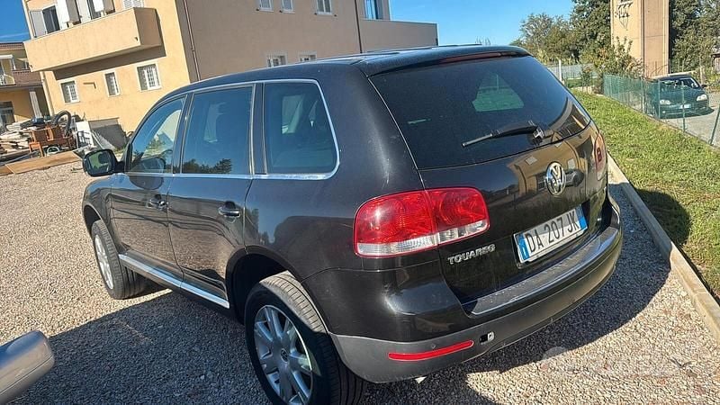 Usata VW Touareg R 174 CV (127 kW) 2006 Nero SUV