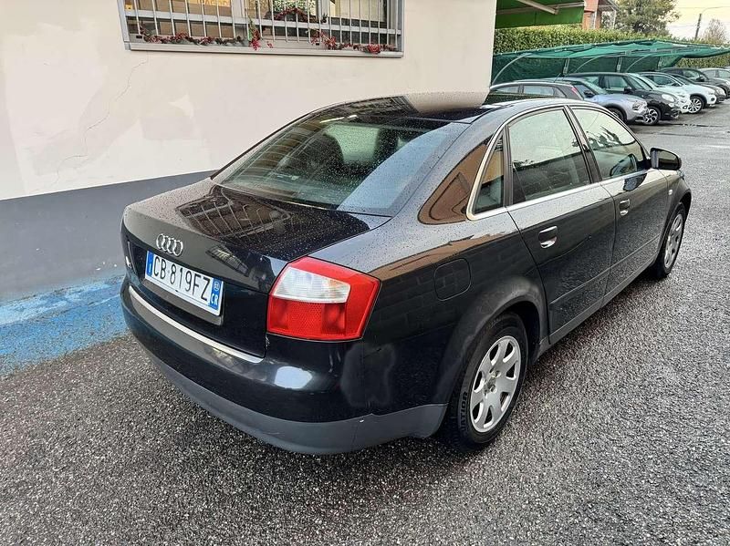 Usata Audi A4 131 CV (96 kW) 2002 Nero Berlina
