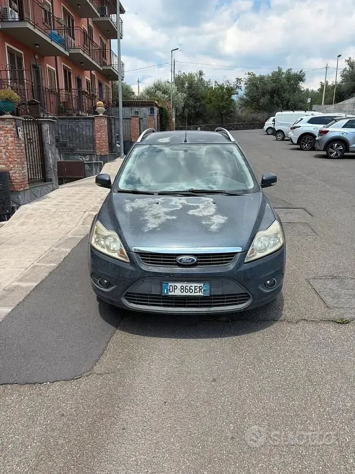 Usata Ford Focus 90 CV (66 kW) 2008 Grigio Station wagon