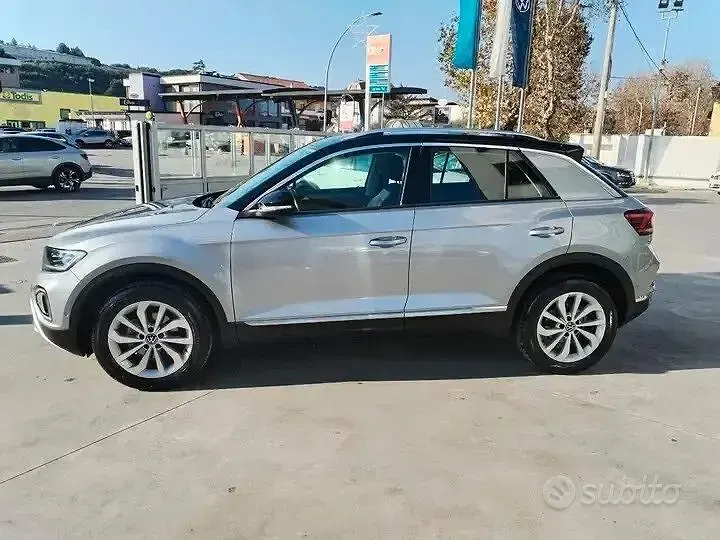 Usata VW T-Roc Style 150 CV (110 kW) 2023 Grigio SUV