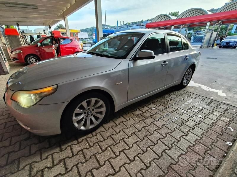 Usata BMW 520 177 CV (130 kW) 2008 Grigio Berlina