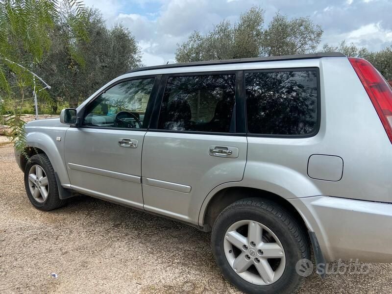 Grigio Usata 2005 Nissan X-Trail SUV | 5000 € (Molto cara) - Immagine 1/3