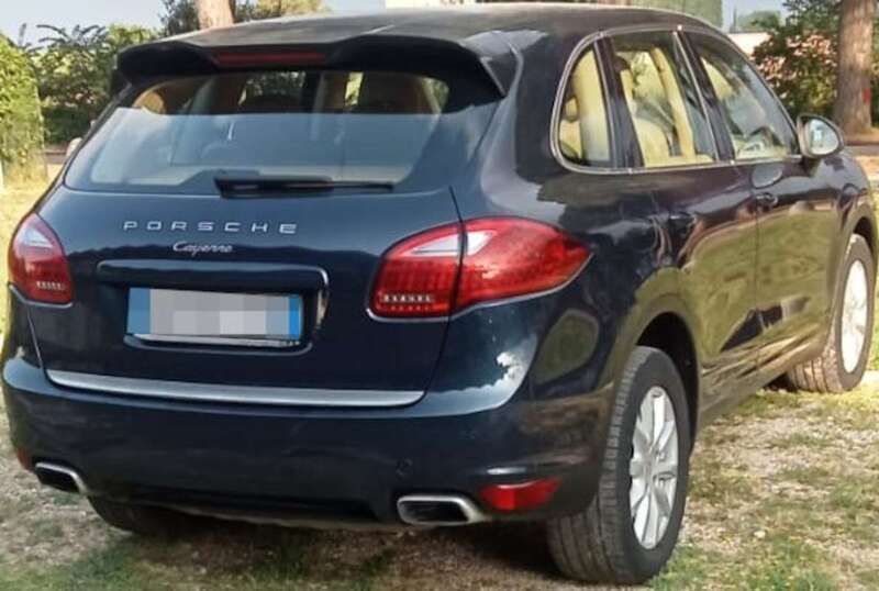 Blu/azzurro Usata 2010 Porsche Cayenne SUV | 20.000 € (Molto cara) - Immagine 1/4