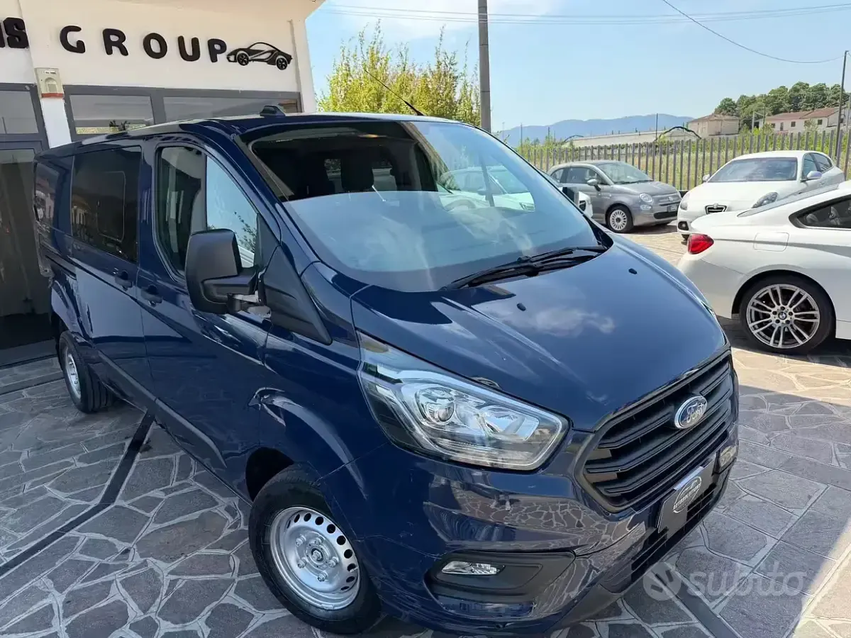Usata Ford Transit Custom Titanium 131 CV (96 kW) 2022 Blu Furgone