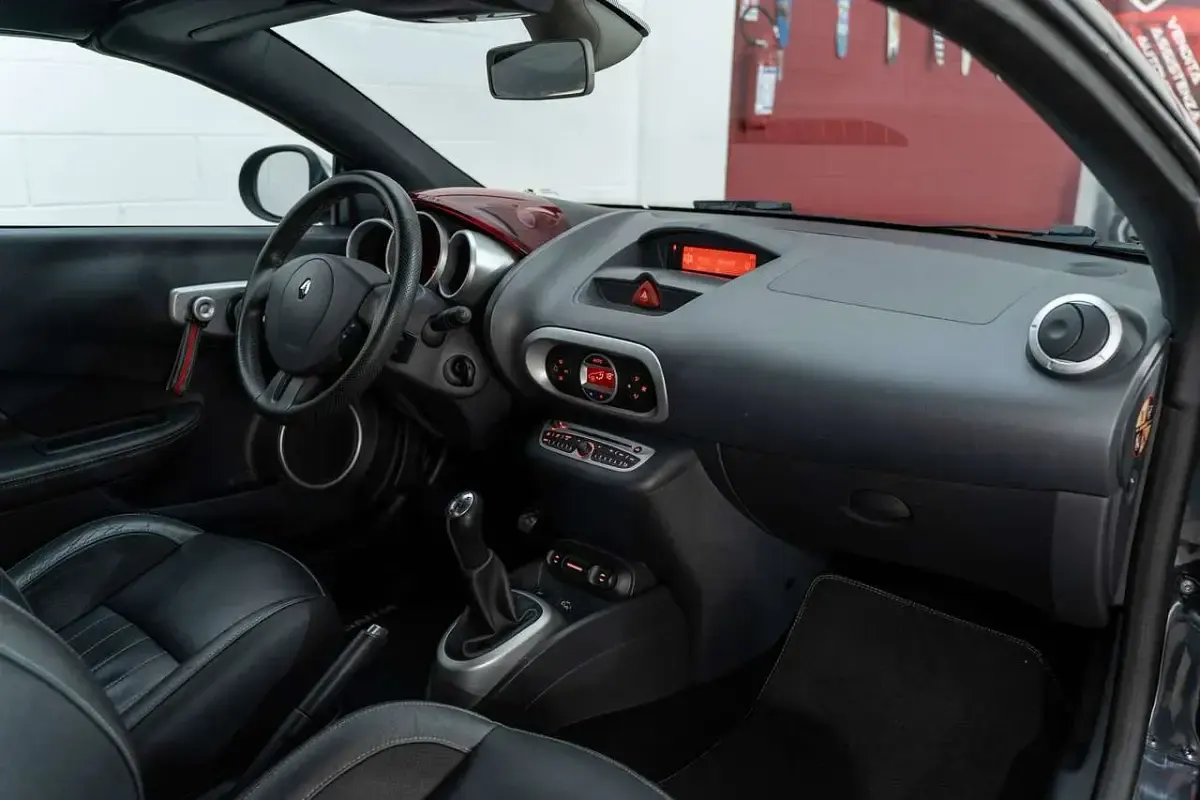Usata Renault Wind Night&Day 101 CV (74 kW) 2011 Nero Cabrio