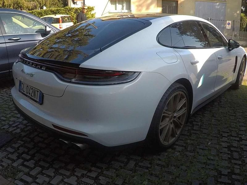 Usata Porsche Panamera 441 CV (324 kW) 2020 Nero Berlina