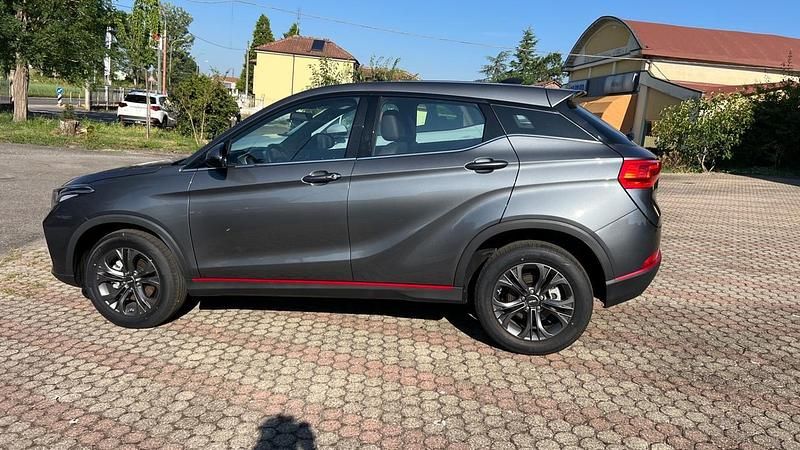 Nuova DFSK Glory 500 106 CV (77 kW) 2025 Rosso Station wagon