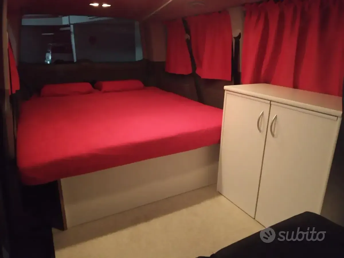 Usata VW Caravelle 120 CV (88 kW) 2009 Bianco Furgone