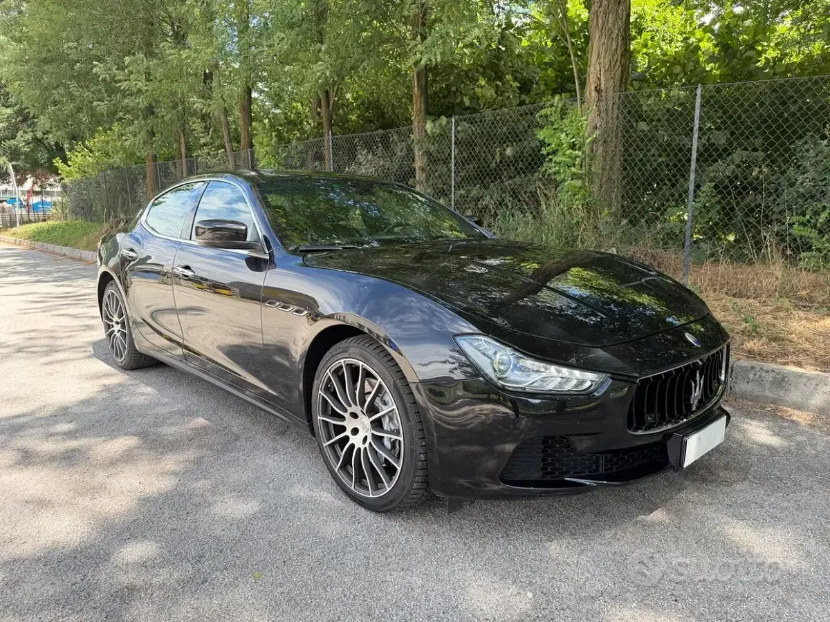 Usata Maserati Ghibli 275 CV (202 kW) 2016 Nero Berlina