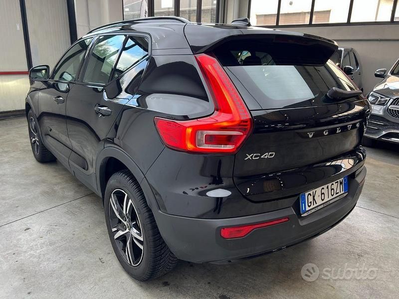 Usata Volvo XC40 Plus 163 CV (119 kW) 2022 Nero SUV