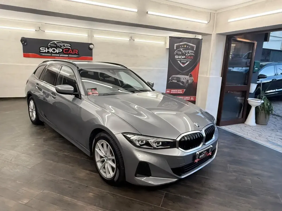 Usata BMW 318 150 CV (110 kW) 2023 Grigio Station wagon
