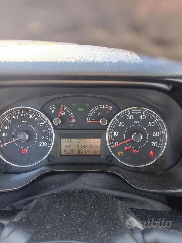 Usata Fiat Grande Punto 77 CV (56 kW) 2009 Bianco Utilitaria
