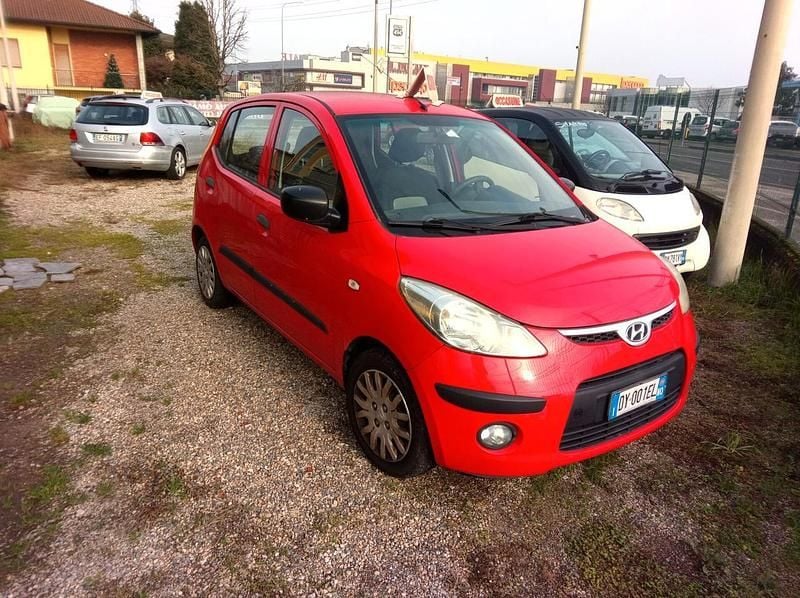 Rosso Usata 2009 Hyundai i10 Dynamiq Due volumi | 4400 € - Immagine 1/4