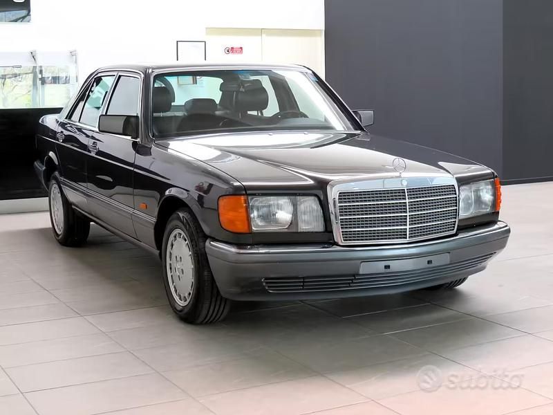 Usata Mercedes S300 SE 180 CV (132 kW) 1990 Grigio Berlina