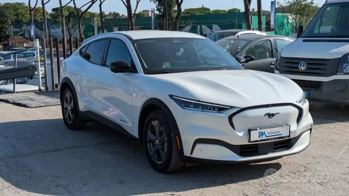 Usata Ford Mustang Standard Range 136 CV (100 kW) 2023 Bianco Monovolume