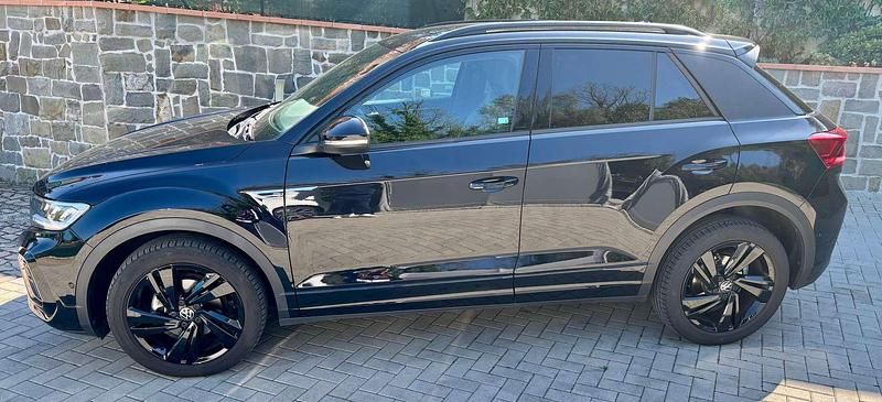 Usata VW T-Roc R-line 116 CV (85 kW) 2024 Nero SUV