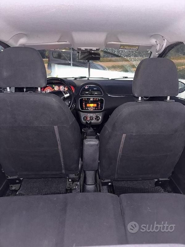 Usata Fiat Punto 2015 Blu Utilitaria