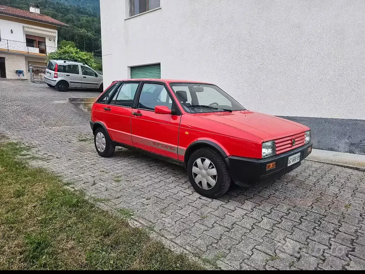 Usata Seat Ibiza Crono 63 CV (46 kW) 1990 Rosso Utilitaria