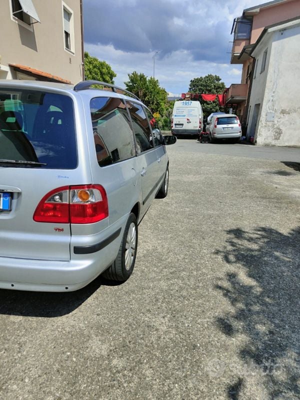 Usata Ford Galaxy 131 CV (96 kW) 2005 Grigio Monovolume