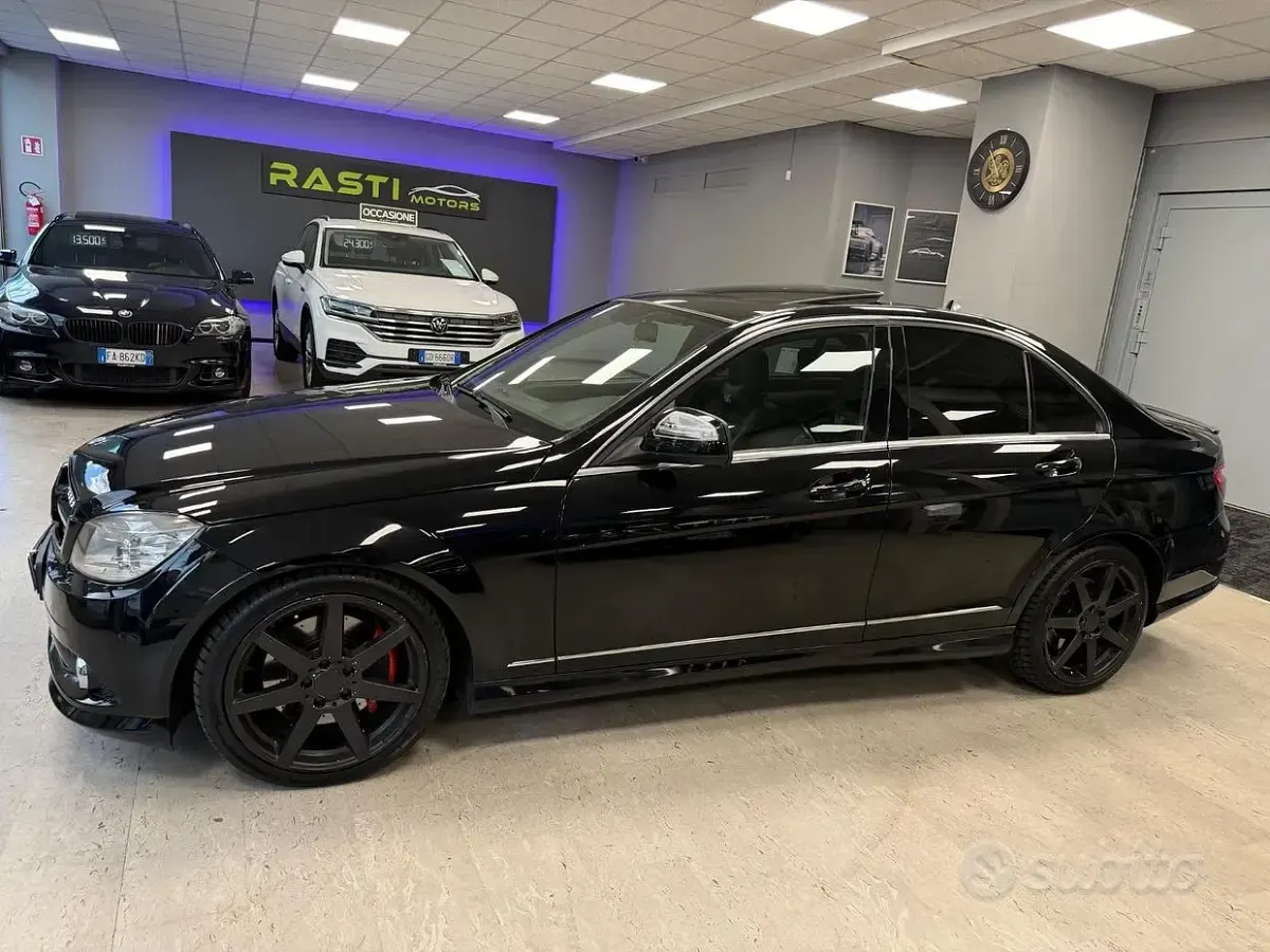 Usata Mercedes C320 Avantgarde 224 CV (164 kW) 2008 Nero Berlina