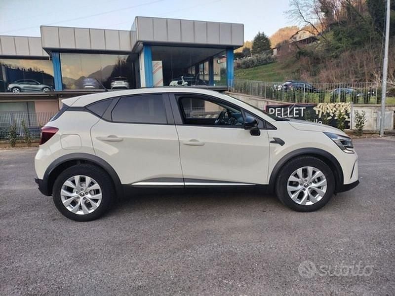 Usata Renault Captur Business 101 CV (74 kW) 2020 Beige SUV