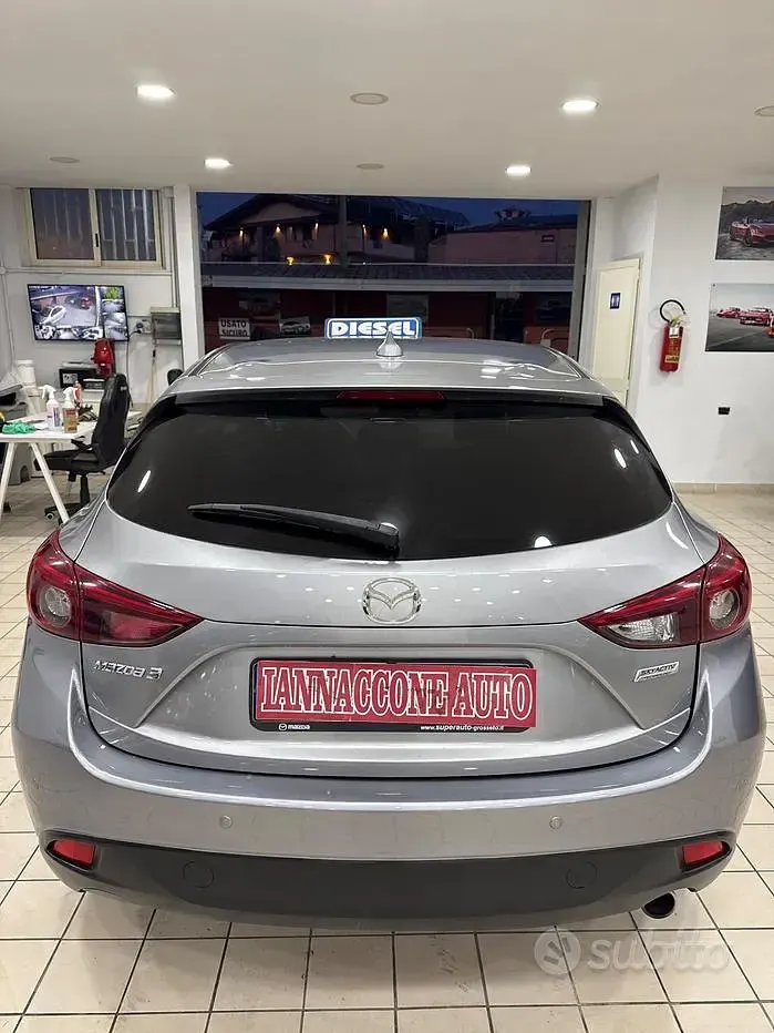 Usata Mazda 3 105 CV (77 kW) 2016 Grigio Berlina