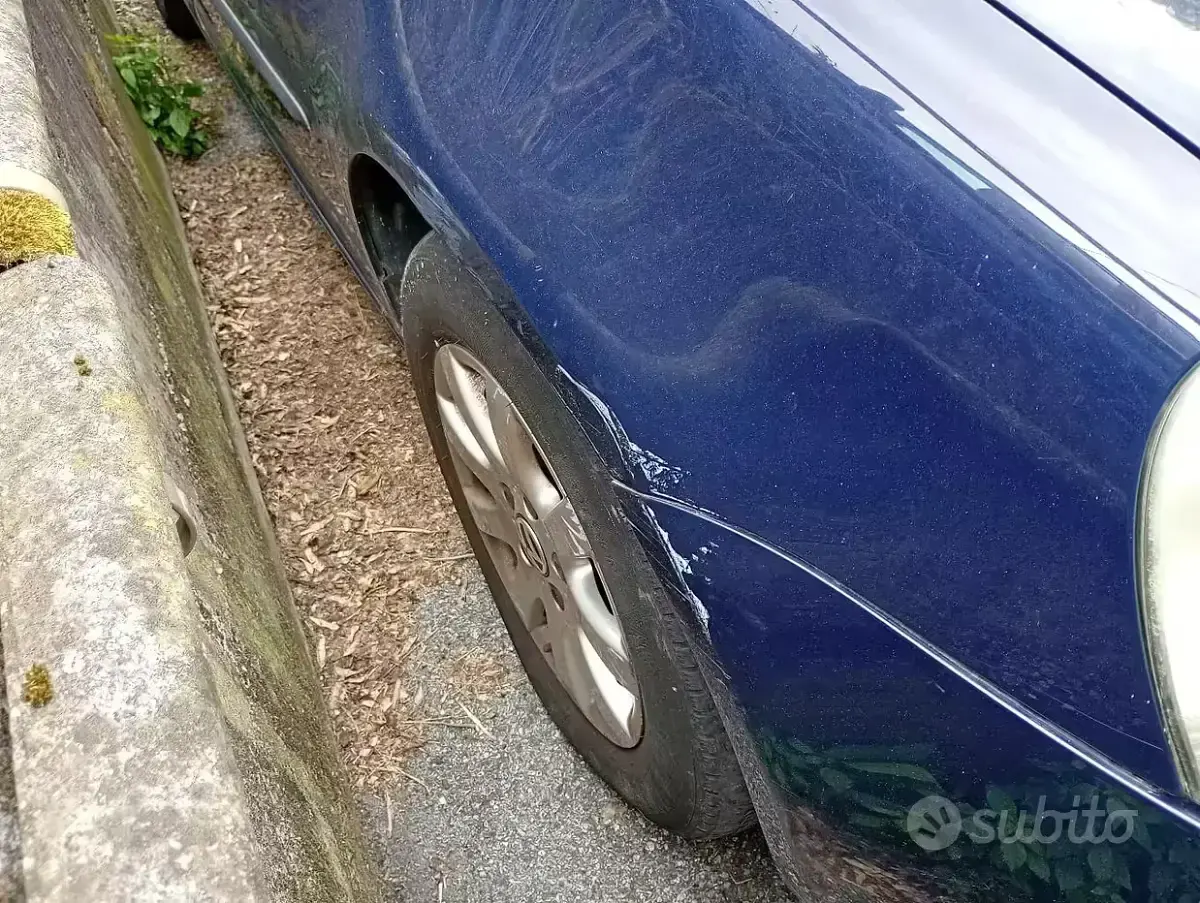 Usado VW Golf IV 102 CV (75 kW) 2006 Azul Berlina