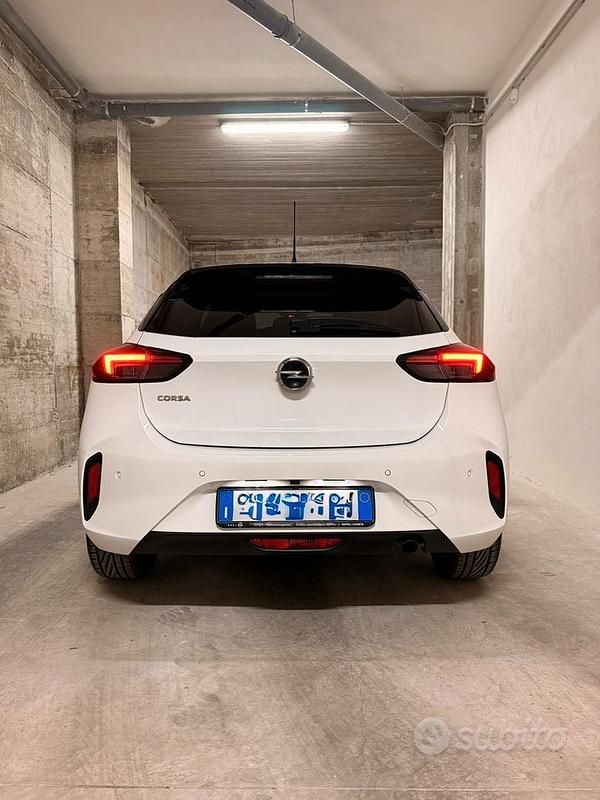 Usata Opel Corsa GS Line 102 CV (75 kW) 2023 Bianco Berlina