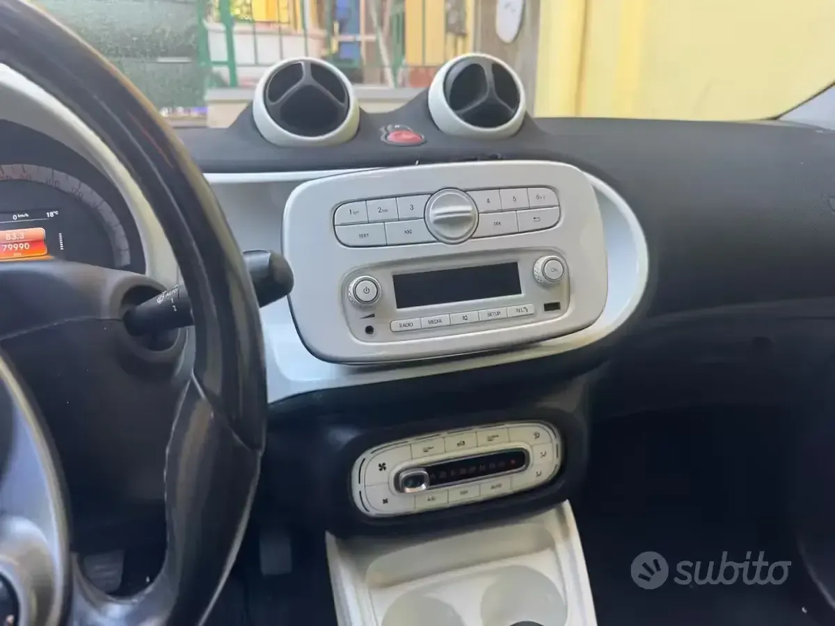 Usata Smart ForFour 71 CV (52 kW) 2015 Nero Utilitaria