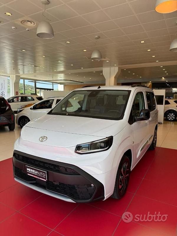Bianco Usata 2024 Toyota Proace Verso City Station wagon | 28.700 € (Buon prezzo) - Immagine 1/4