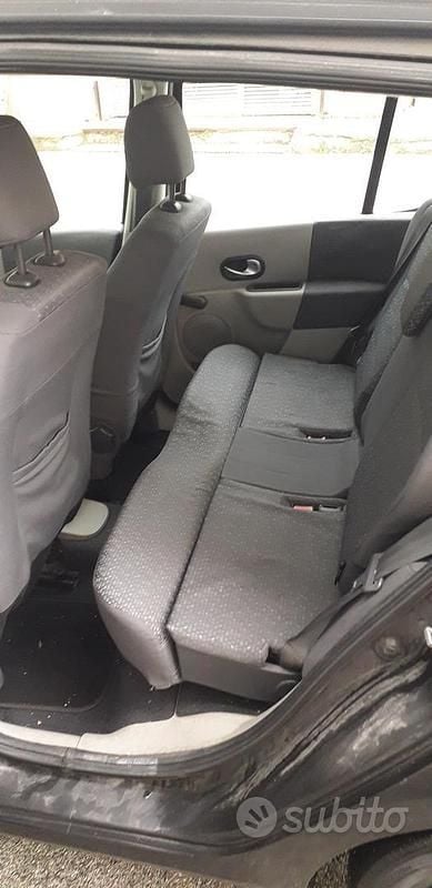 Usata Renault Modus 75 CV (55 kW) 2005 Nero Monovolume