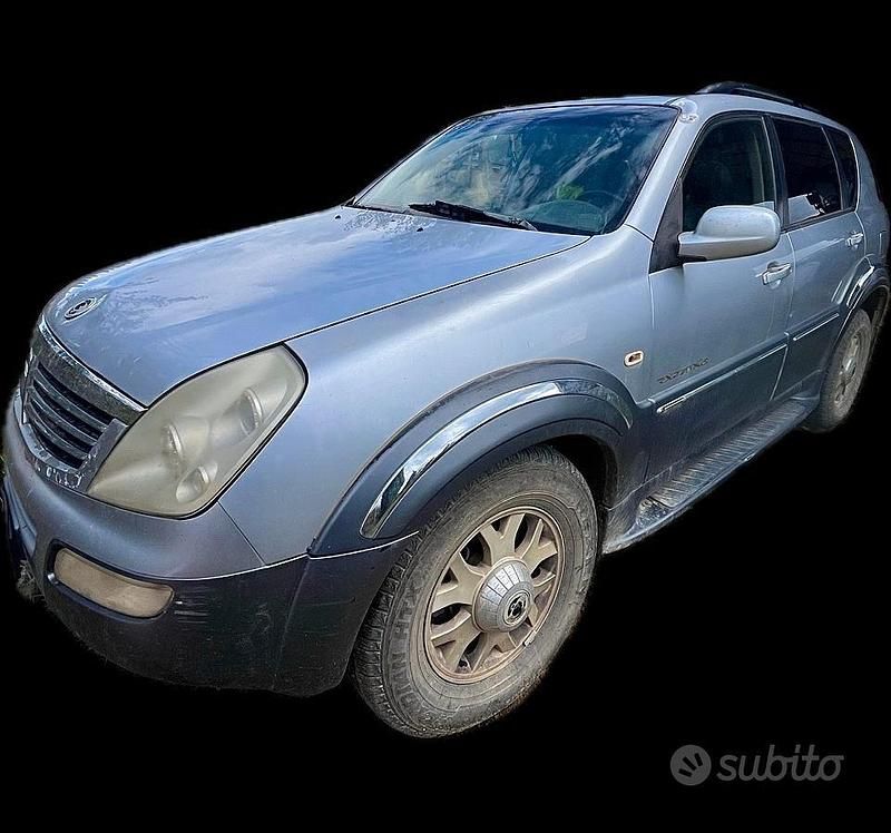 Grigio Usata 2004 Ssangyong (KGM) Rexton SUV | 1250 € (Ottimo prezzo) - Immagine 1/4