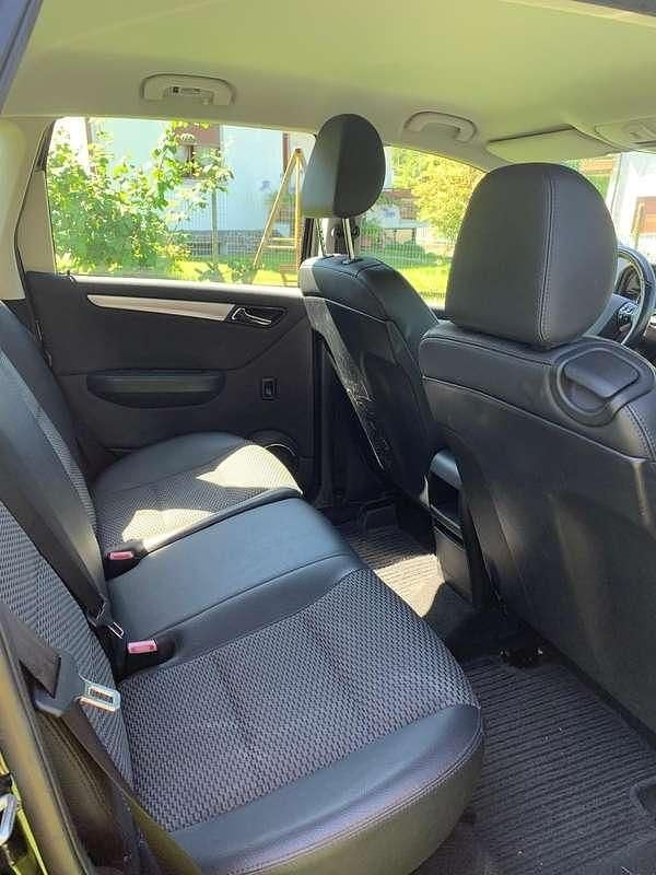 Usata 2010 Mercedes A180 Avantgarde Monovolume | 2800 € (Buon prezzo) - Immagine 1/4