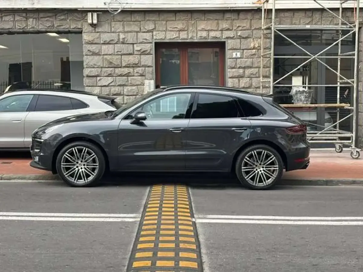 Usata Porsche Macan 258 CV (189 kW) 2018 Grigio SUV