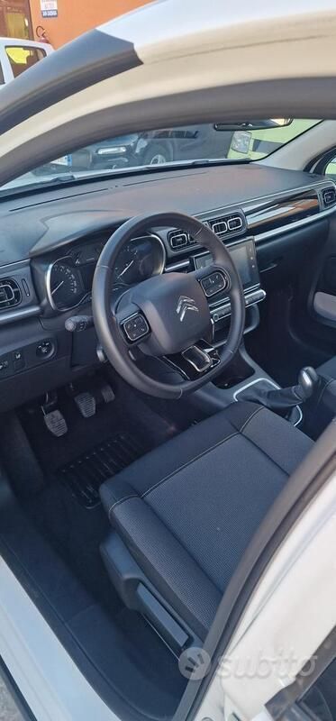 Usata Citroën C3 Shine 99 CV (72 kW) 2017 Bianco Utilitaria