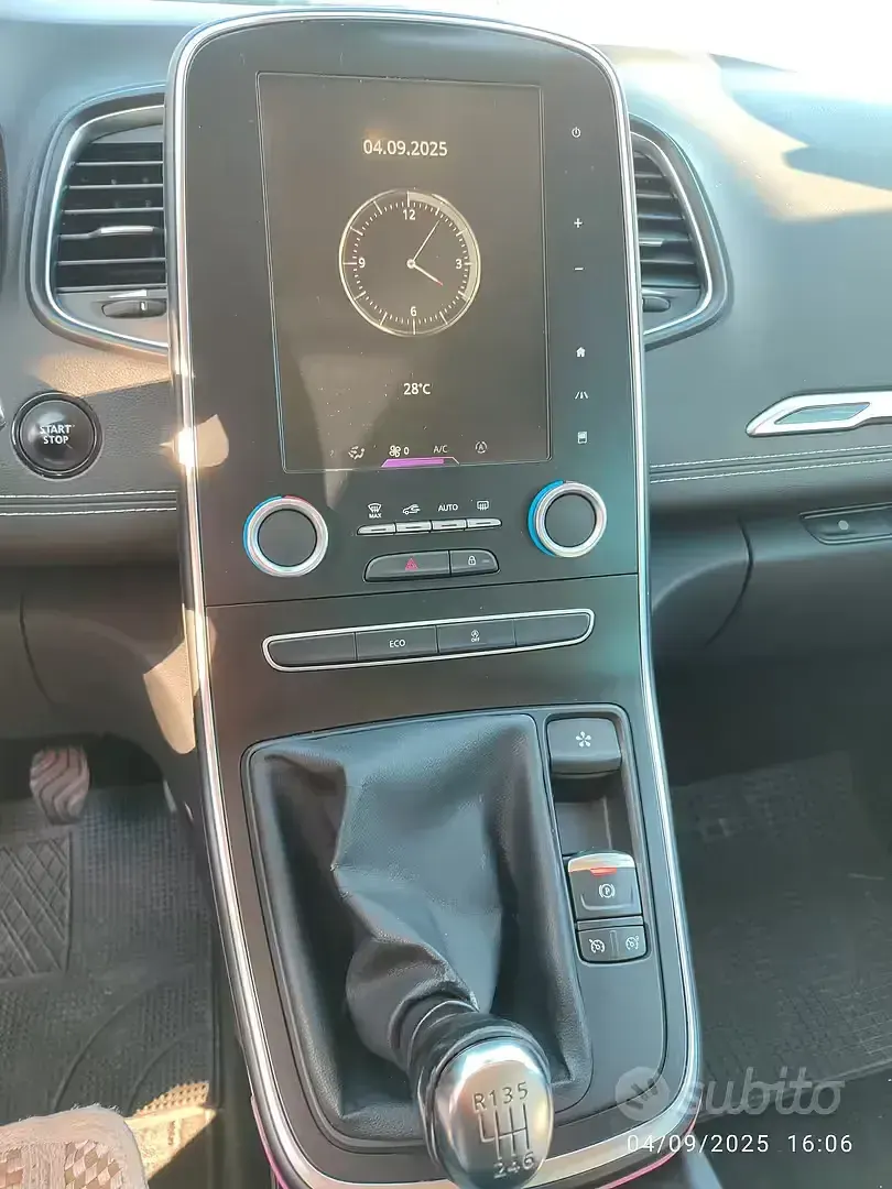 Usata Renault Scénic 110 CV (80 kW) 2018 Grigio Monovolume