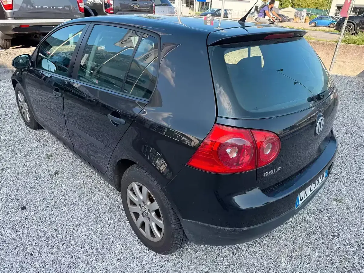 Usata VW Golf IV Comfortline 105 CV (77 kW) 2005 Nero Berlina