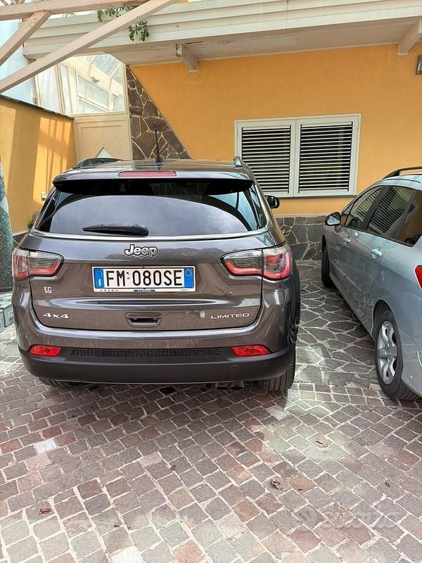 Usata Jeep Compass Limited 140 CV (102 kW) 2017 SUV