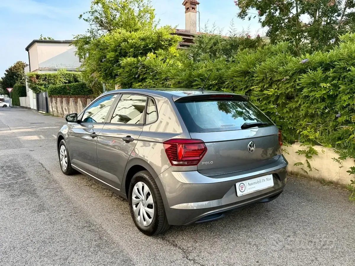 Usata VW Polo Trendline 65 CV (47 kW) 2017 Grigio Berlina