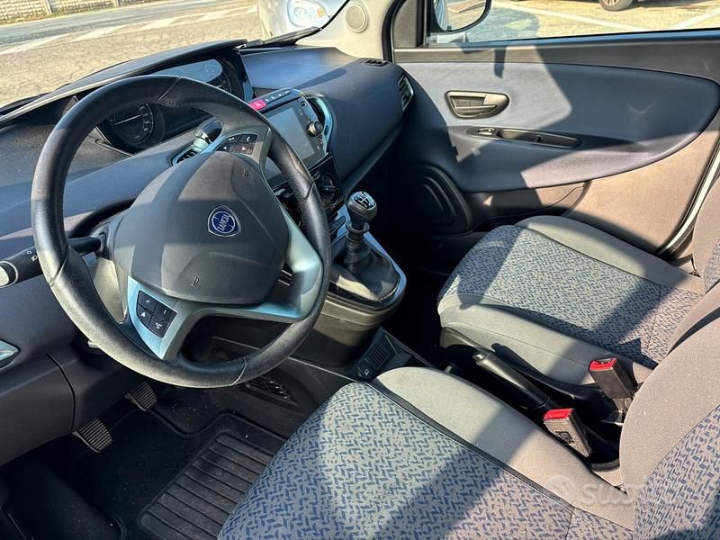 Usata Lancia Ypsilon 2023 Blu Utilitaria