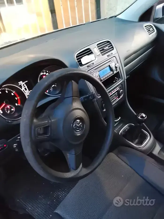 Usado VW Golf VI 122 CV (89 kW) 2011 Gris Utilitario