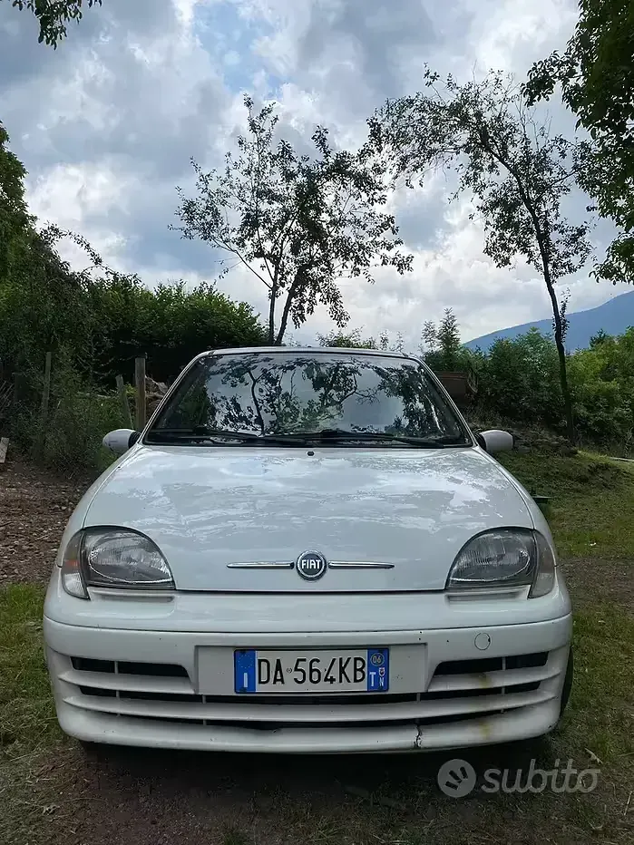 Usata Fiat 600 54 CV (39 kW) 2006 Bianco Utilitaria
