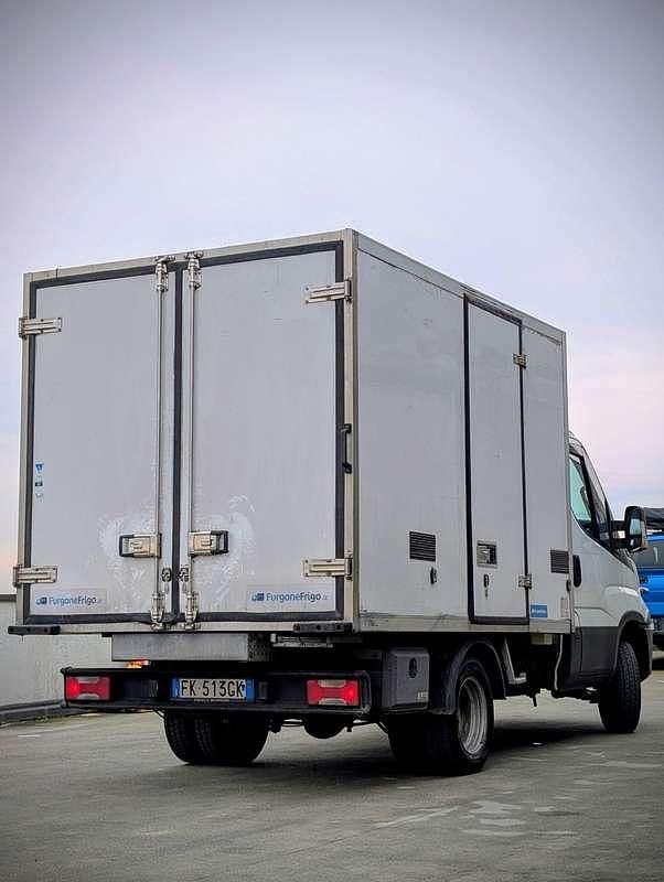 Usata Iveco Daily 136 CV (100 kW) 2017 Furgone