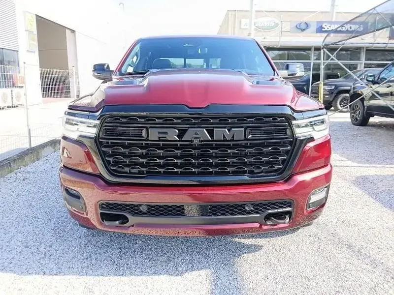 Nuova Dodge Ram Limited 539 CV (396 kW) 2026 Rosso