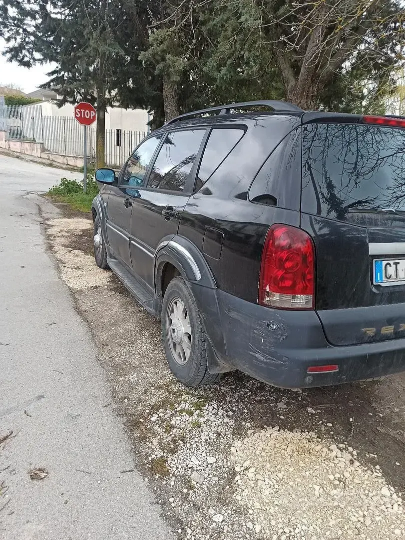 Usata SsangYong Rexton 165 CV (121 kW) 2006 Nero SUV