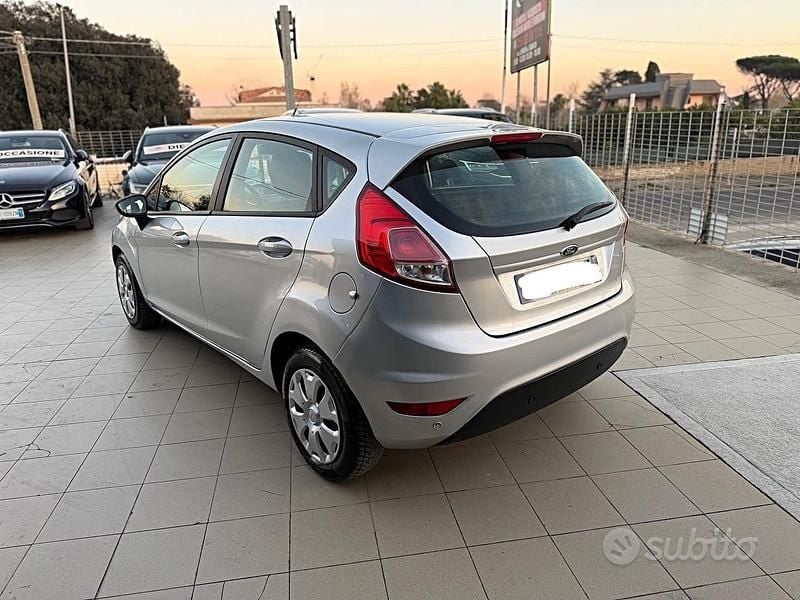 Usata Ford Fiesta Business Edition 95 CV (69 kW) 2016 Grigio Berlina
