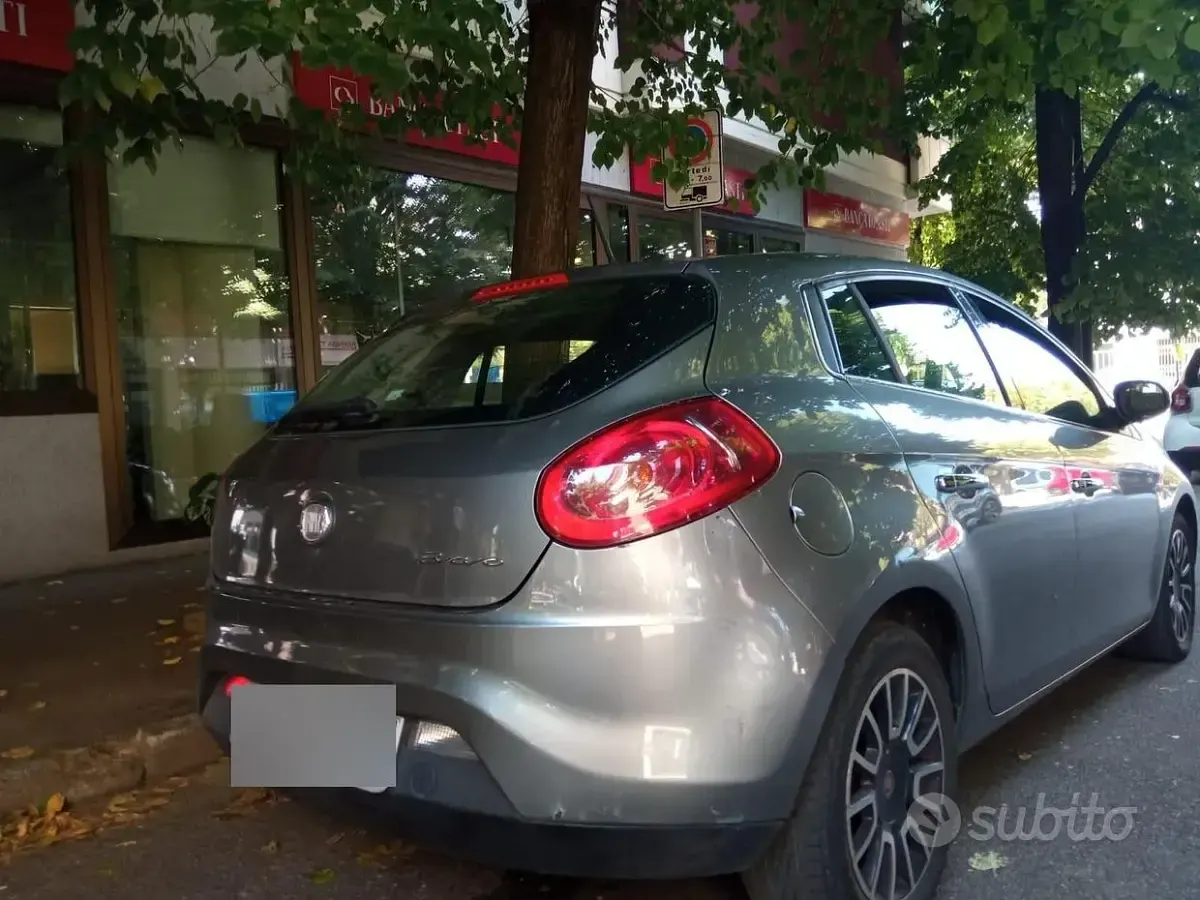 Usata Fiat Bravo 120 CV (88 kW) 2012 Grigio Utilitaria