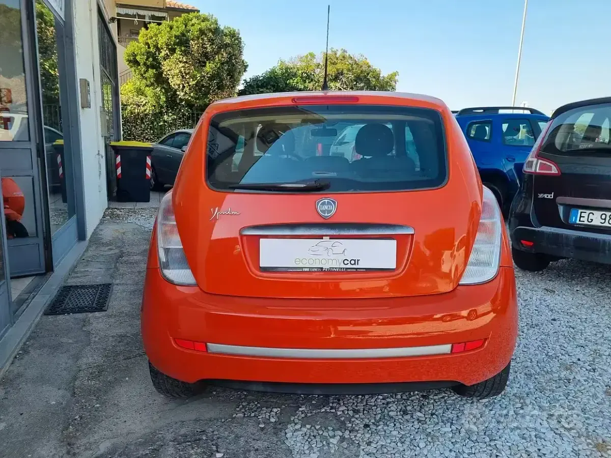 Usata Lancia Ypsilon 60 CV (44 kW) 2009 Arancione Utilitaria