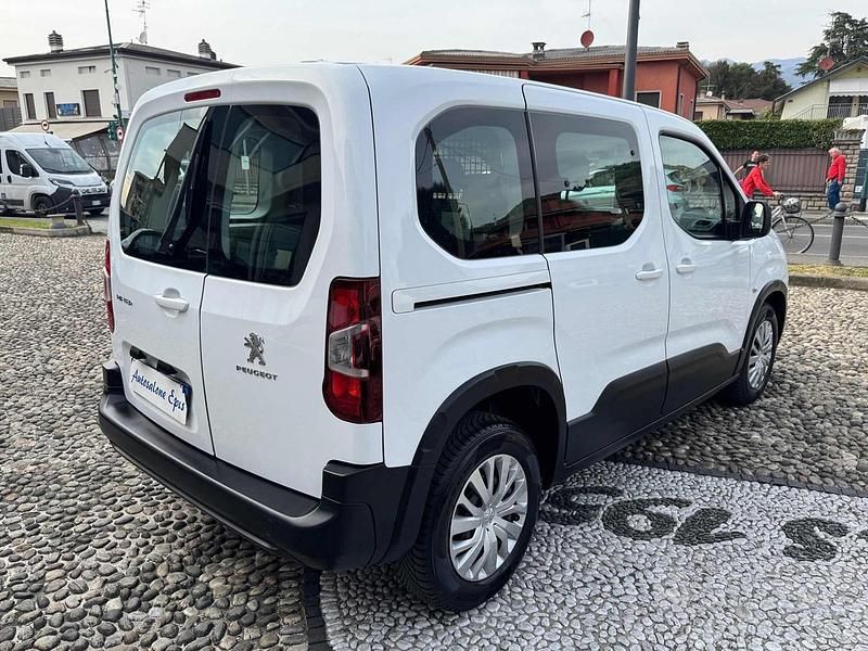 Käytetty Peugeot Rifter Active 102 HP (75 kW) 2022 Valkoinen Tila-auto