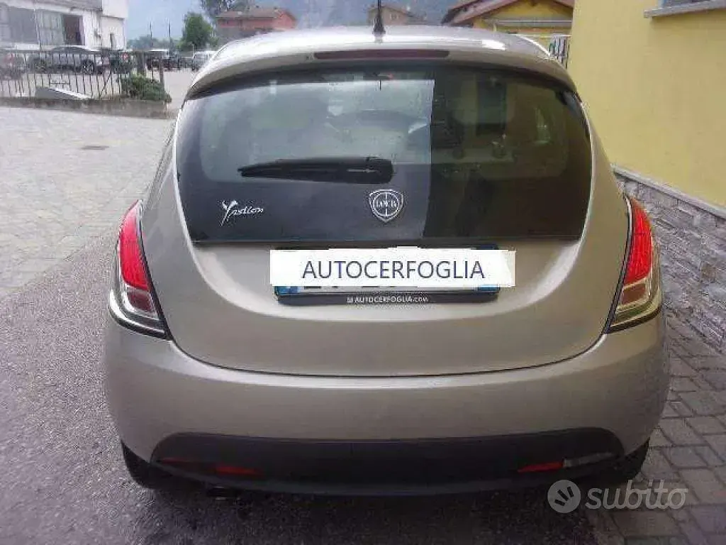 Usata Lancia Ypsilon Gold 69 CV (50 kW) 2014 Grigio Utilitaria